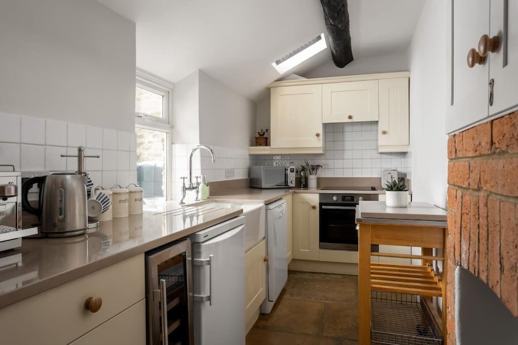 Charming 17Th Century Cotswold Cottage Adlestrop Buitenkant foto