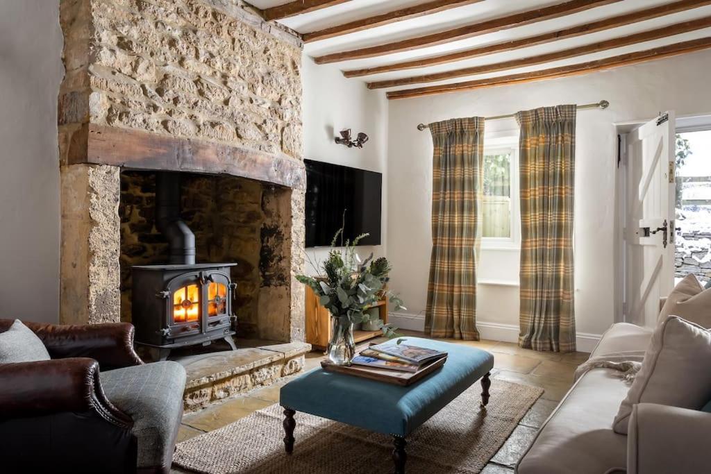 Charming 17Th Century Cotswold Cottage Adlestrop Buitenkant foto