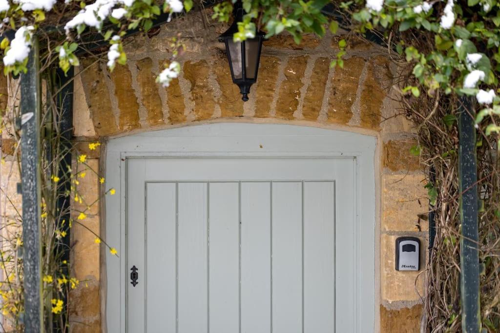 Charming 17Th Century Cotswold Cottage Adlestrop Buitenkant foto