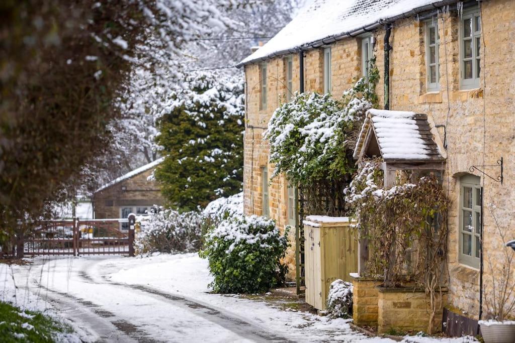 Charming 17Th Century Cotswold Cottage Adlestrop Buitenkant foto