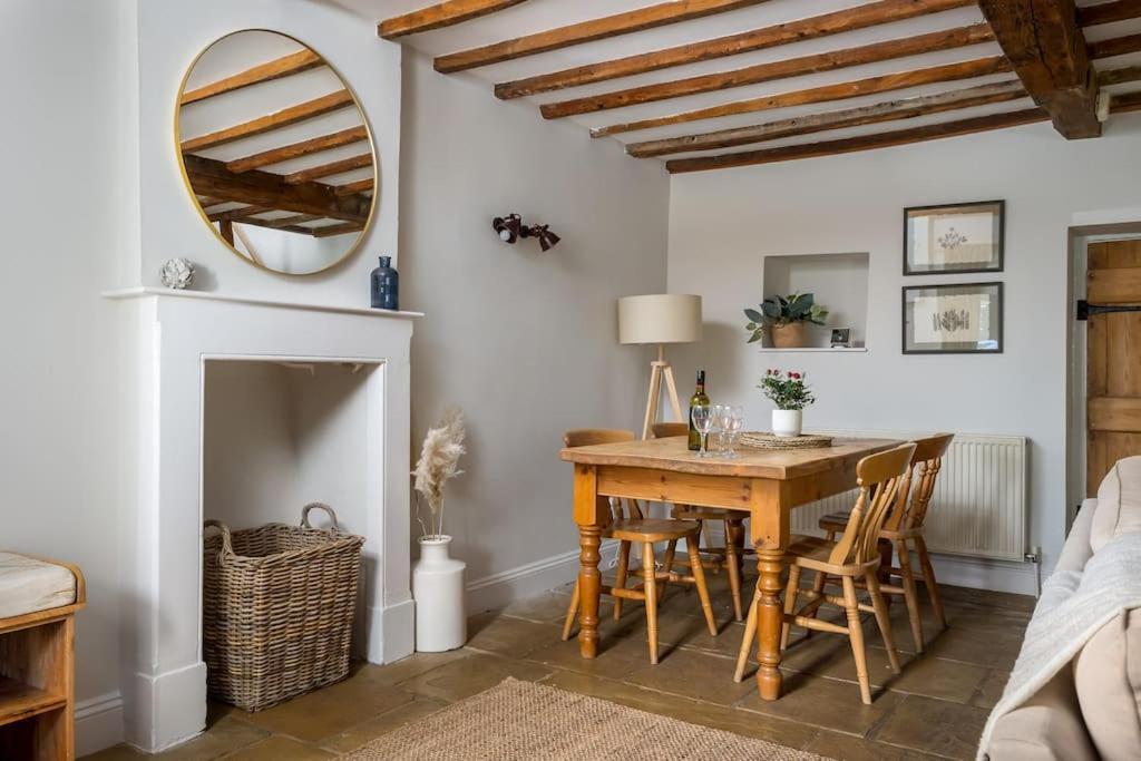 Charming 17Th Century Cotswold Cottage Adlestrop Buitenkant foto