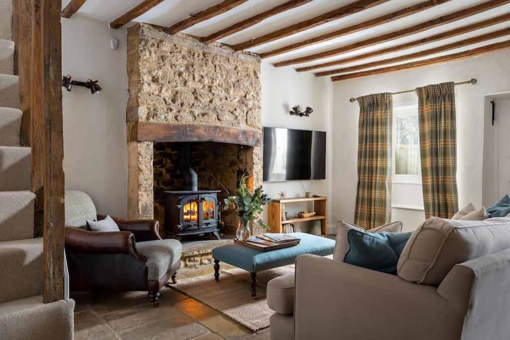 Charming 17Th Century Cotswold Cottage Adlestrop Buitenkant foto